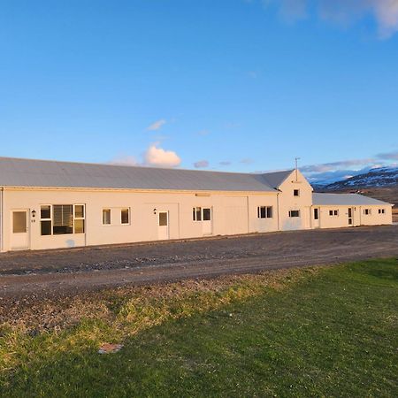 Fjos Guesthouse Varmahlid  Buitenkant foto