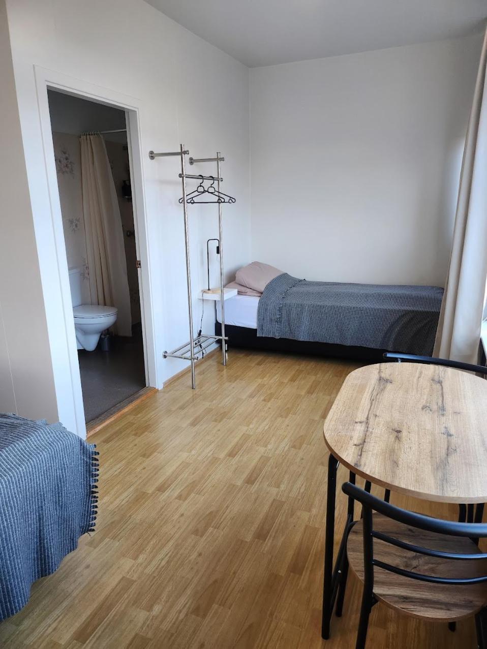 Fjos Guesthouse Varmahlid  Buitenkant foto
