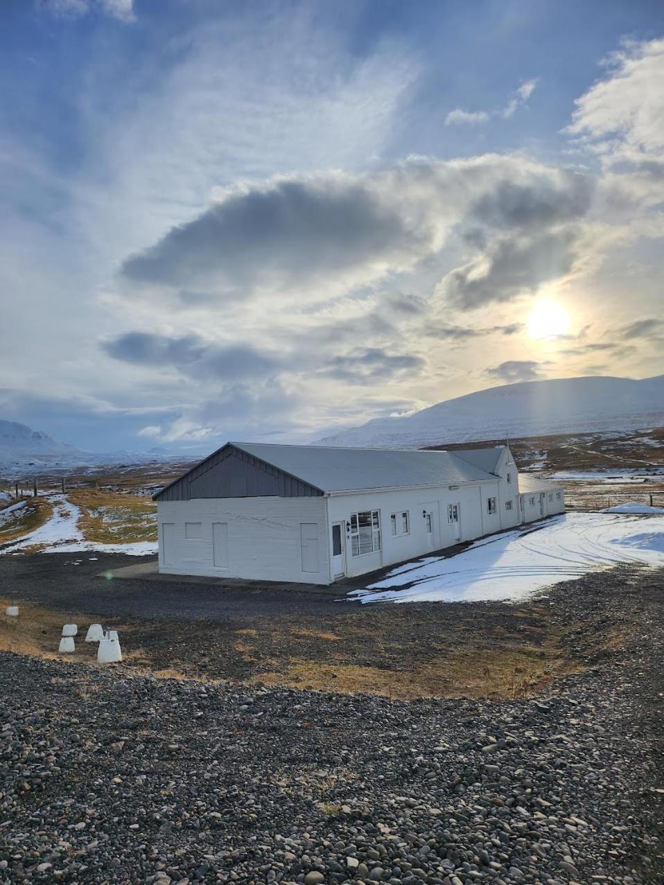 Fjos Guesthouse Varmahlid  Buitenkant foto