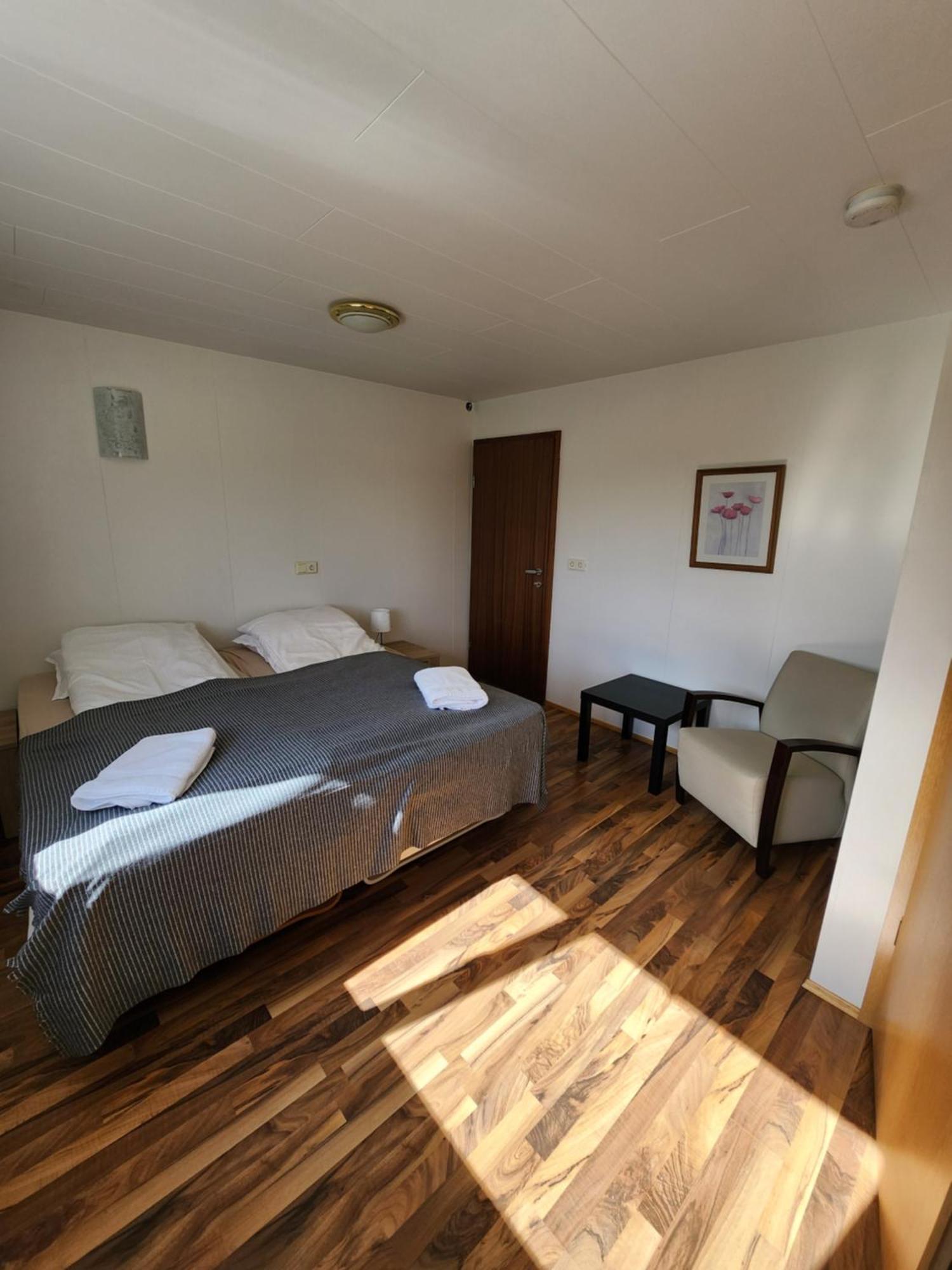 Fjos Guesthouse Varmahlid  Buitenkant foto